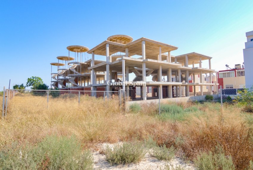 Venta - TERRENO -
GUARDAMAR DEL SEGURA