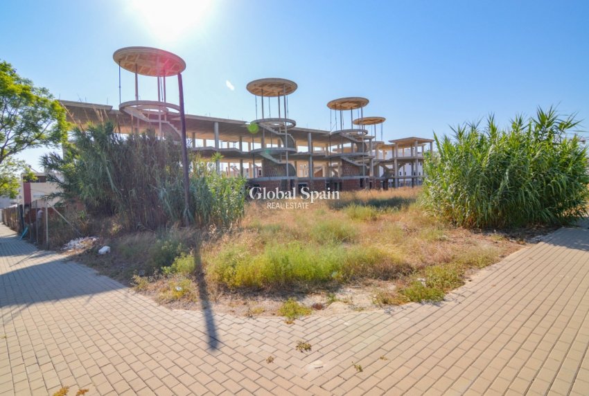 Venta - TERRENO -
GUARDAMAR DEL SEGURA