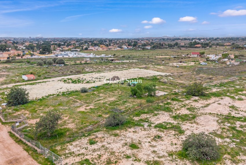 Venta - TERRENO -
MUTXAMEL