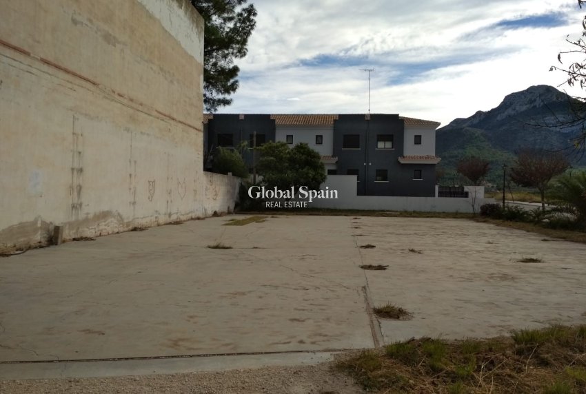 Venta - TERRENO -
PARCENT - Pueblo