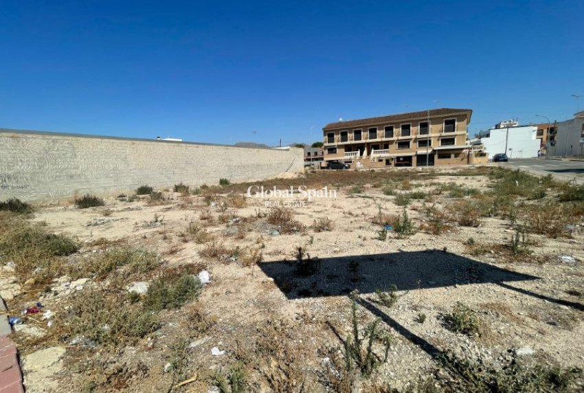 Venta - TERRENO -
RAFAL - Inland