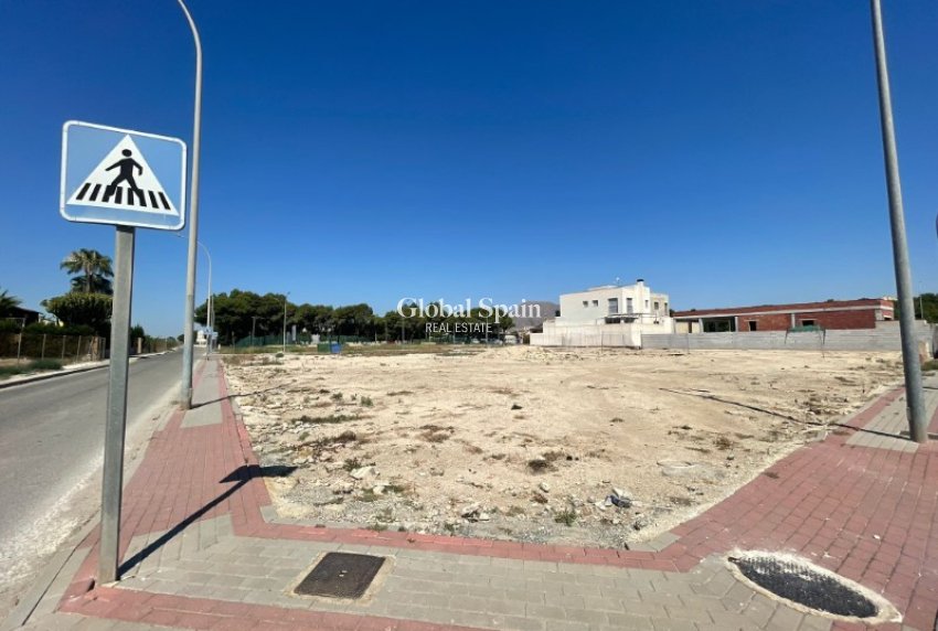 Venta - TERRENO -
RAFAL - Inland