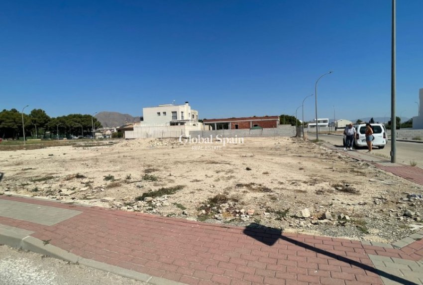 Venta - TERRENO -
RAFAL - Inland