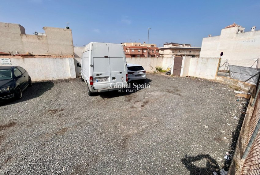 Venta - TERRENO -
ROJALES - Inland