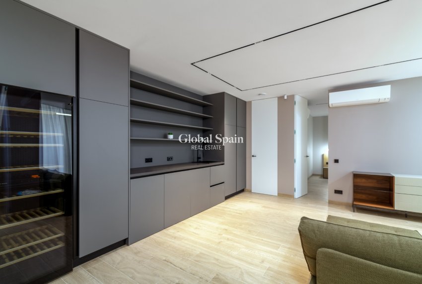 Venta - Villa -
Albir - center