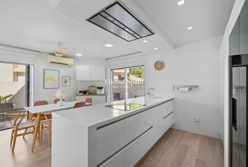 Venta - VILLA -
ALFAZ DEL PI - Costa Blanca