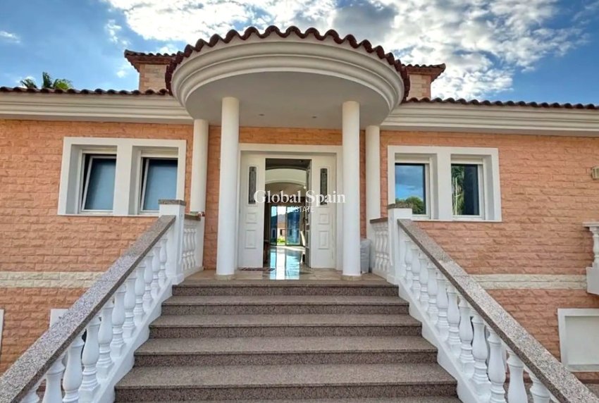 Venta - VILLA -
ALFAZ DEL PI