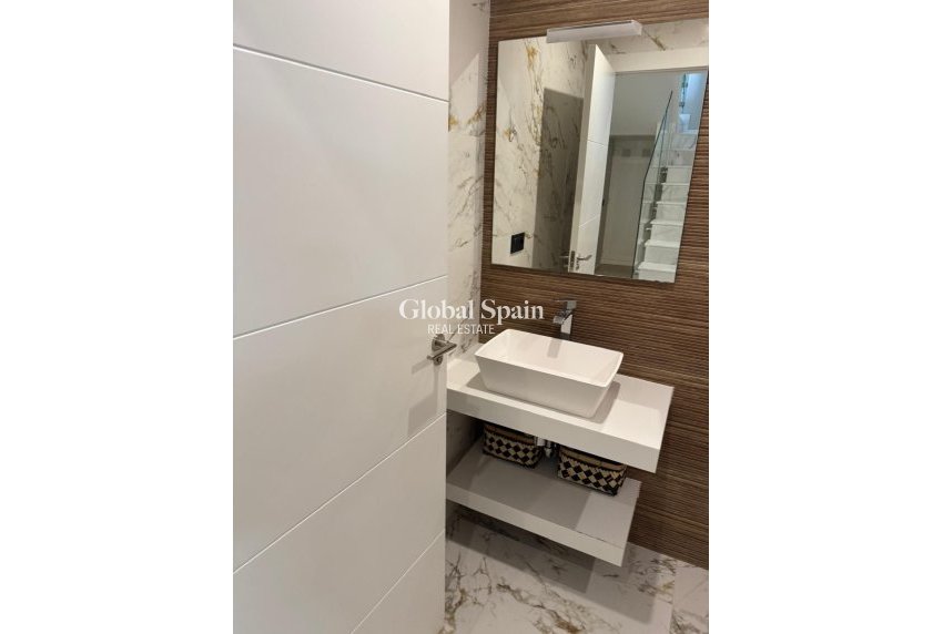 Venta - VILLA -
ALGORFA - LA FINCA GOLF / ALGORFA