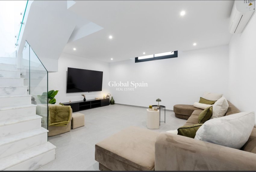 Venta - VILLA -
ALGORFA - LA FINCA GOLF / ALGORFA