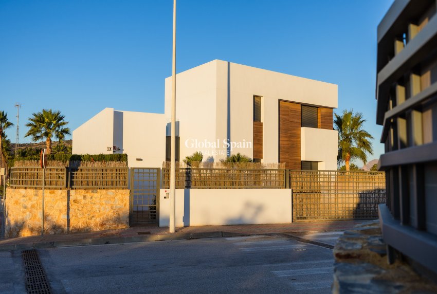 Venta - VILLA -
ALGORFA - LA FINCA GOLF / ALGORFA