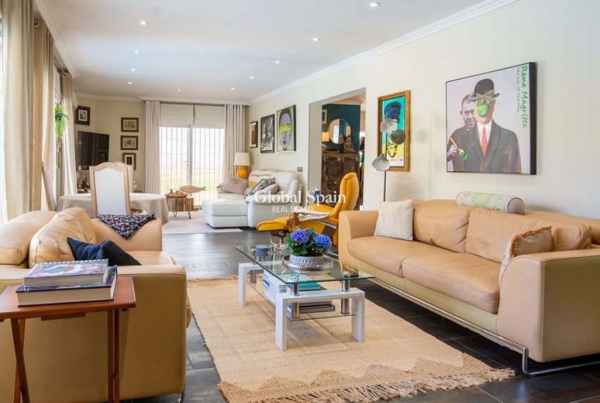 Venta - Villa -
ALGORFA