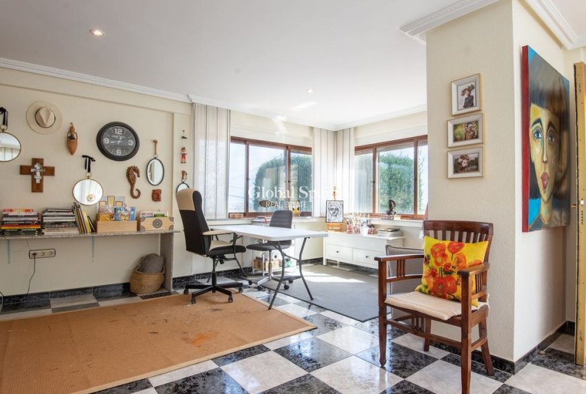 Venta - Villa -
ALGORFA