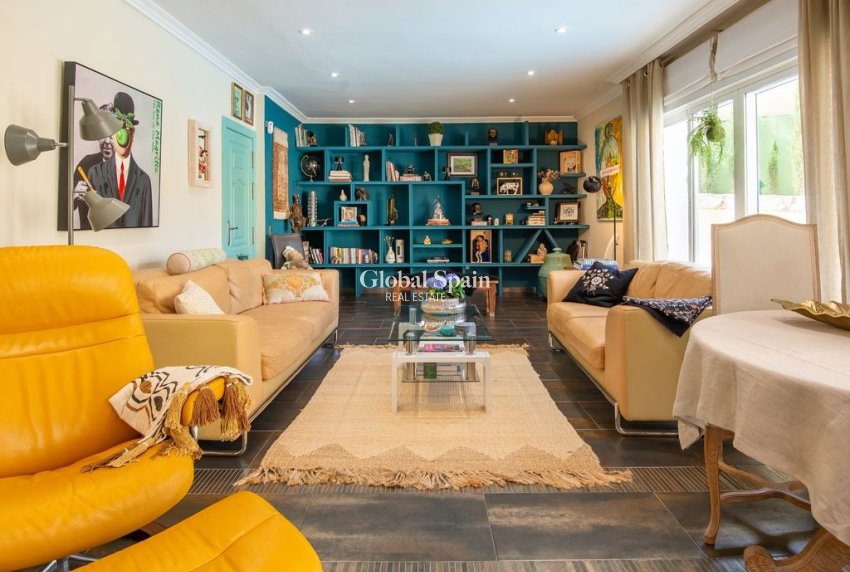 Venta - Villa -
ALGORFA