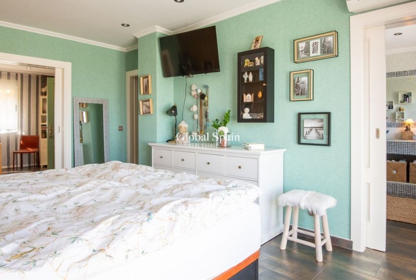 Venta - Villa -
ALGORFA