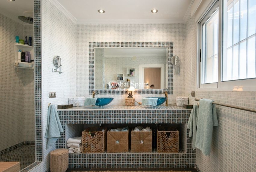 Venta - Villa -
ALGORFA