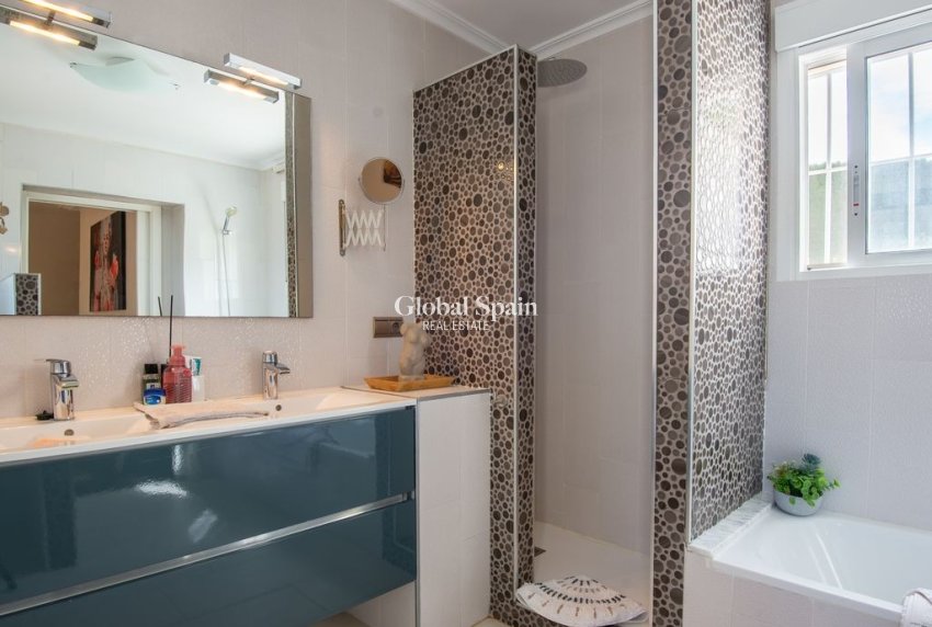 Venta - Villa -
ALGORFA