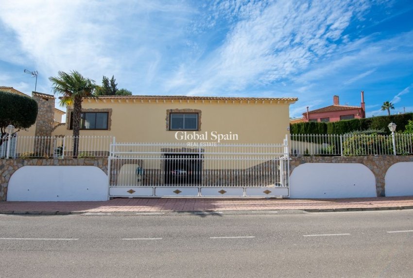 Venta - Villa -
ALGORFA