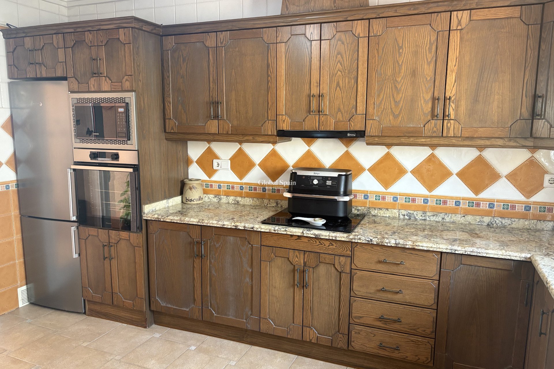 Venta - Villa -
ALGORFA