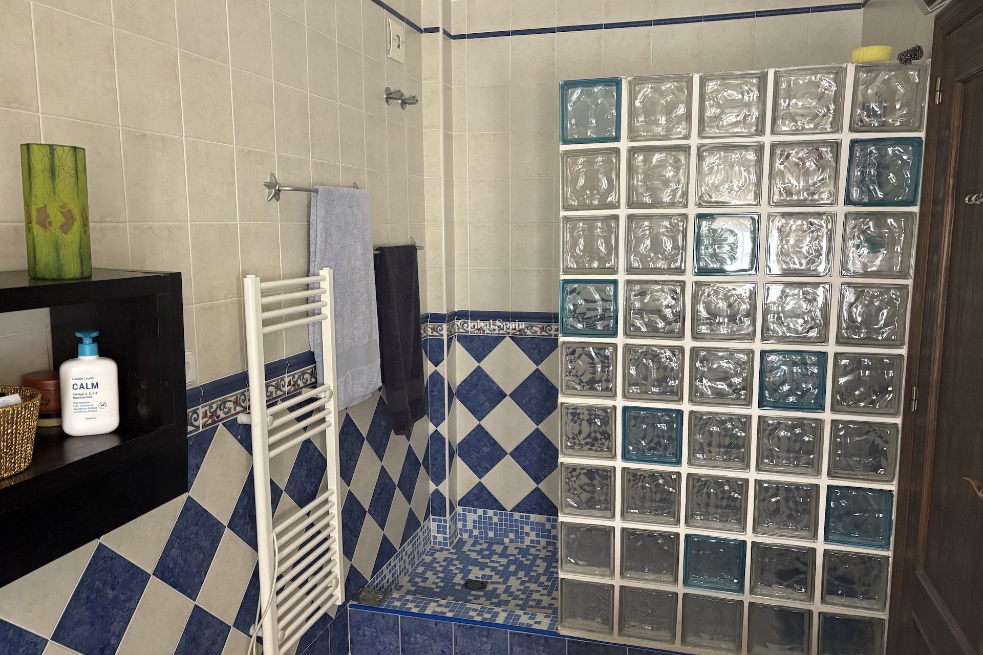 Venta - Villa -
ALGORFA