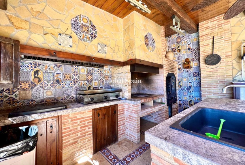 Venta - VILLA -
ALMORADÍ - Comunidad Valenciana