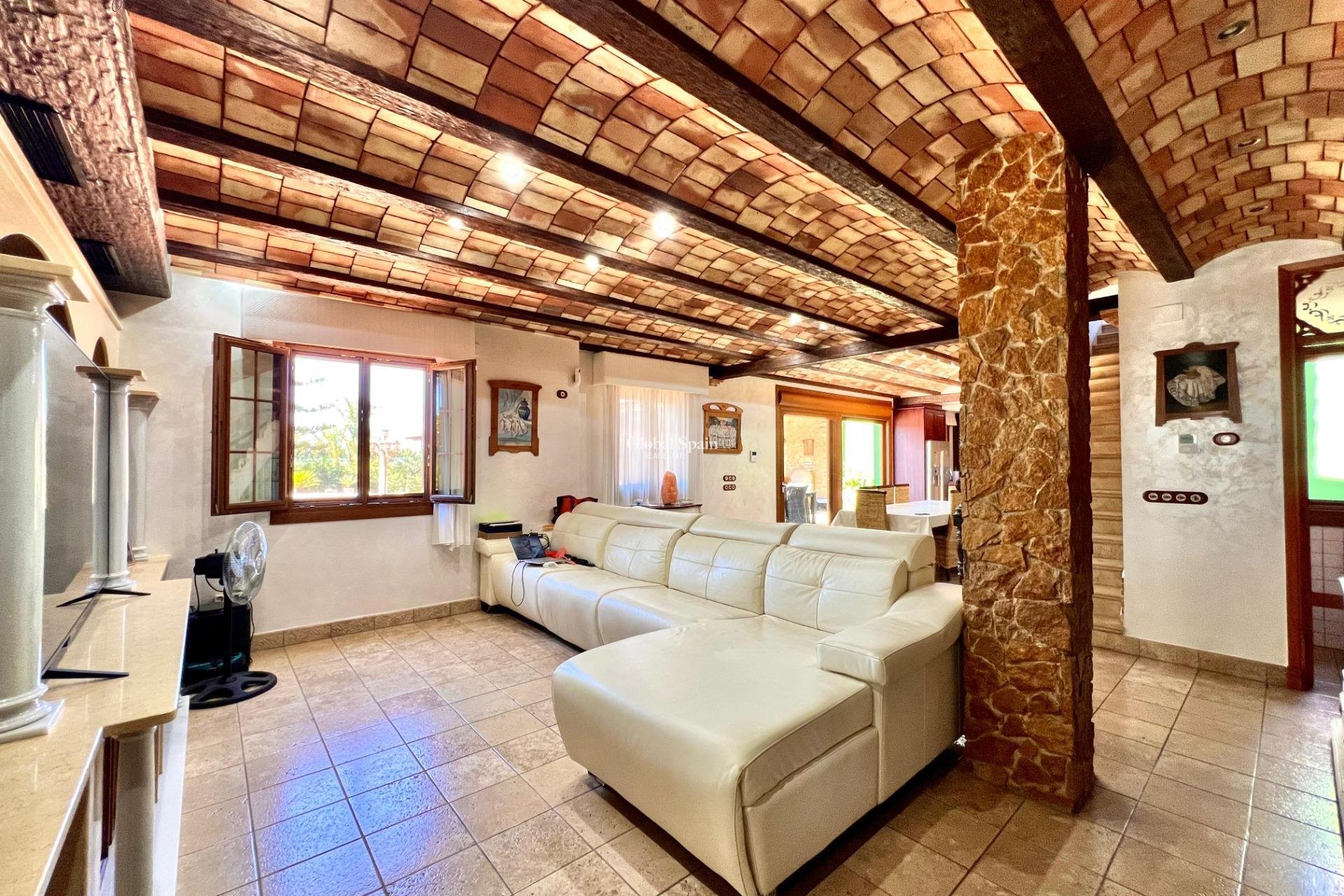 Venta - VILLA -
ALMORADÍ - Comunidad Valenciana
