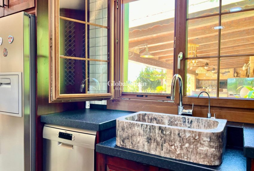 Venta - VILLA -
ALMORADÍ - Comunidad Valenciana