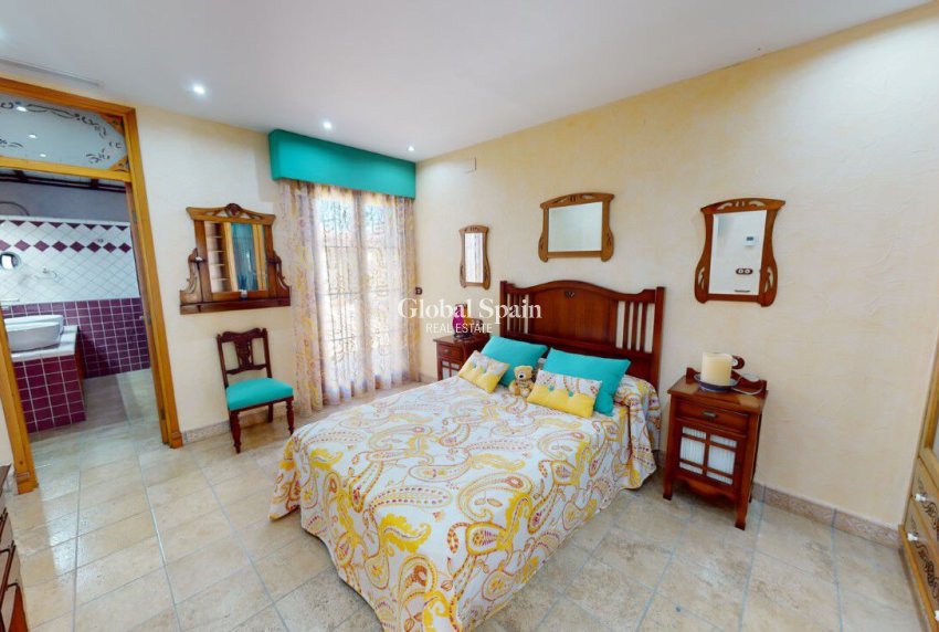 Venta - VILLA -
ALMORADÍ - Inland