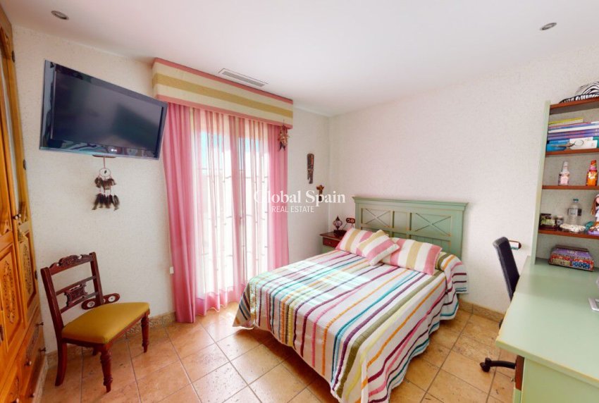 Venta - VILLA -
ALMORADÍ