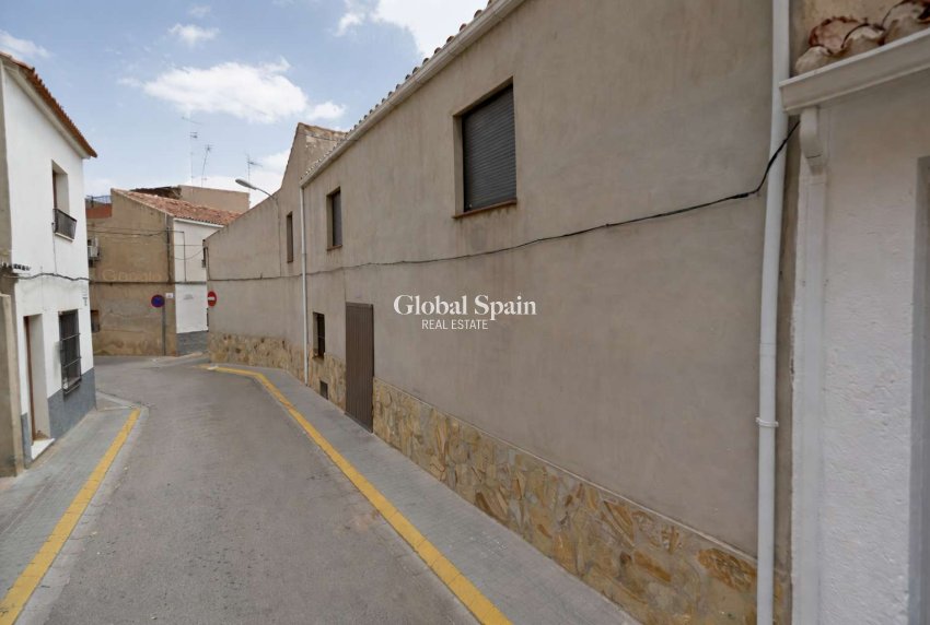 Venta - VILLA -
Alpera
