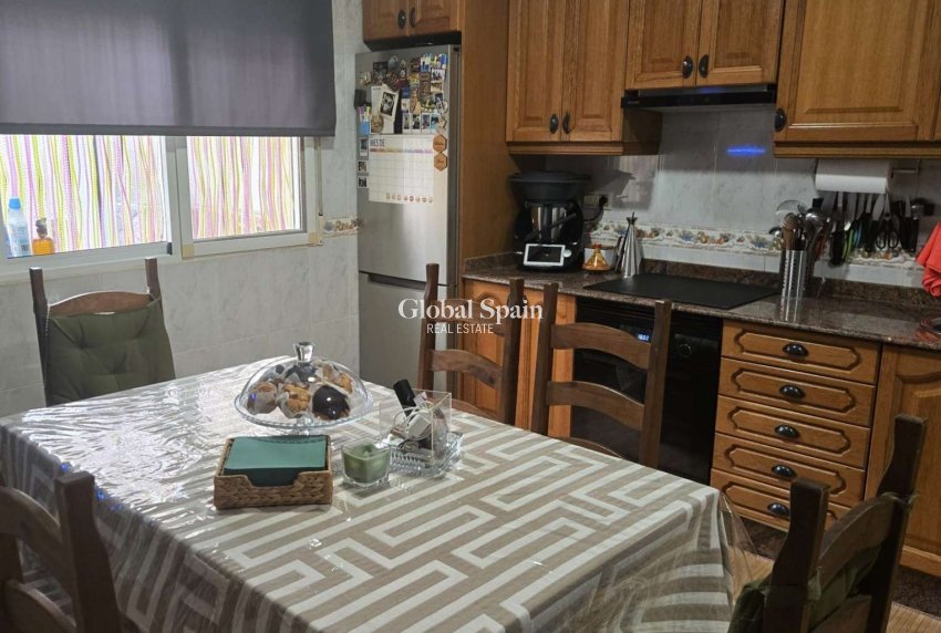 Venta - VILLA -
Alpera