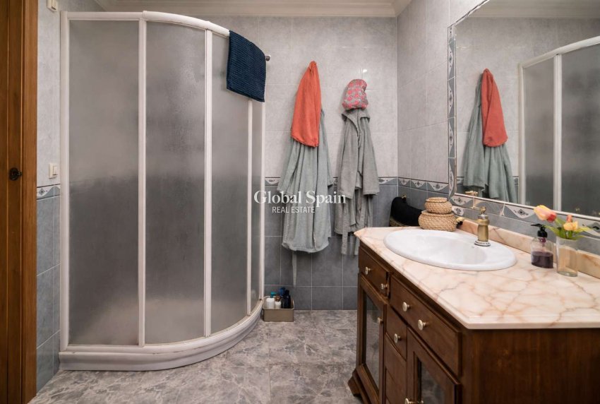 Venta - VILLA -
Alpera
