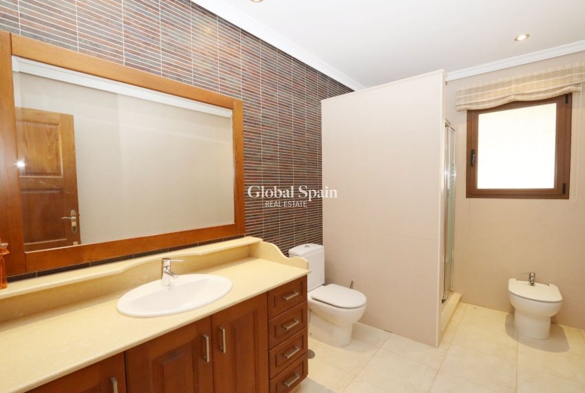 Venta - VILLA -
ALTEA - Costa Blanca