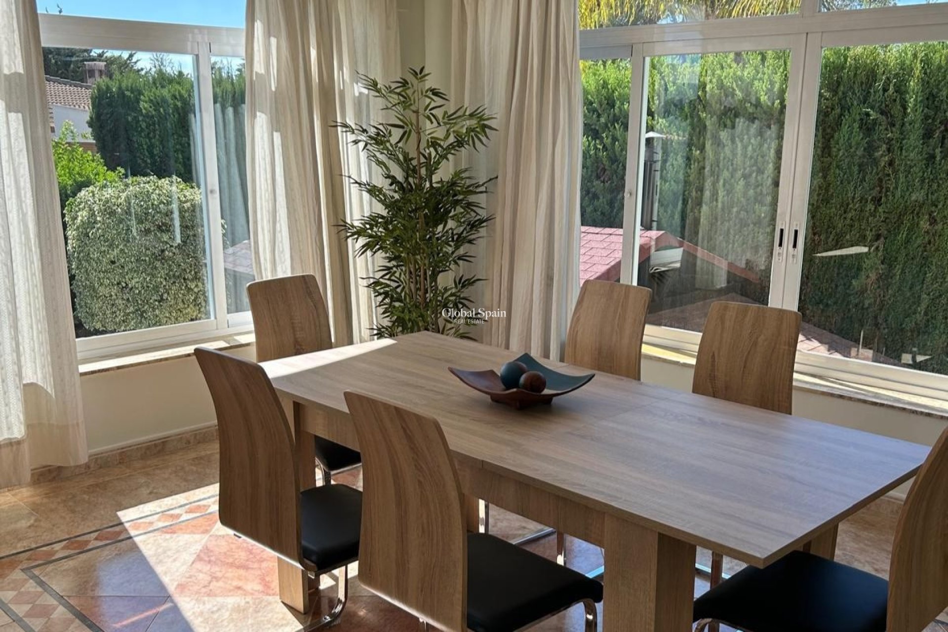 Venta - VILLA -
BENIDORM - Levante