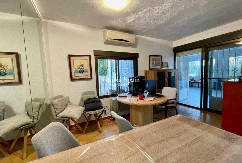 Venta - VILLA -
BENIDORM - Urbanizaciones