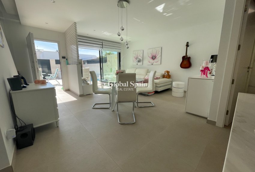 Venta - VILLA -
BENIJÓFAR - Centro