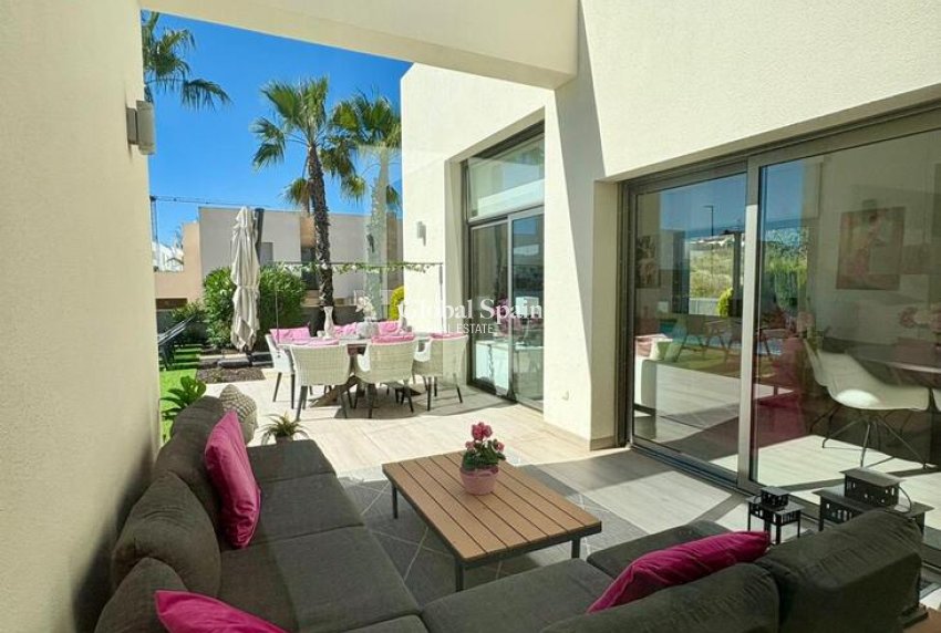 Venta - VILLA -
BENIJÓFAR - Costa Blanca