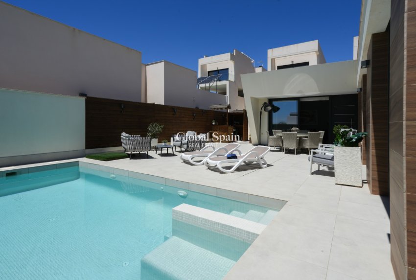Venta - VILLA -
BENIJÓFAR