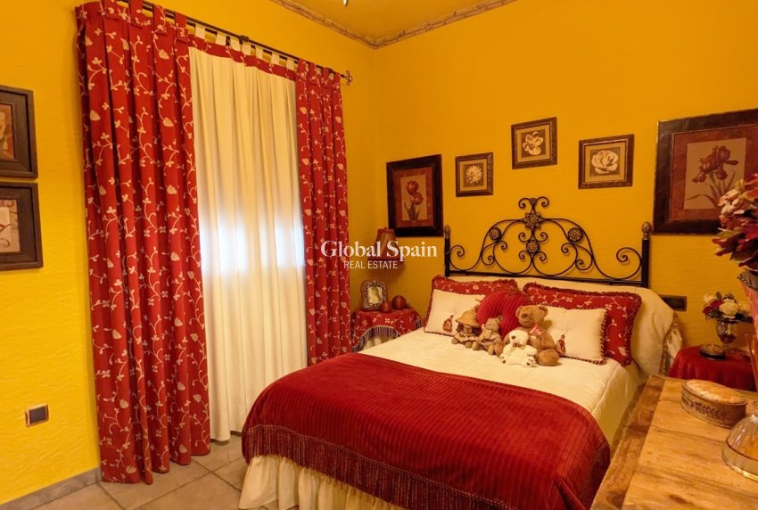 Venta - VILLA -
BIGASTRO - Inland