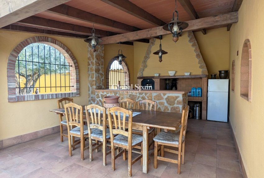 Venta - VILLA -
BIGASTRO - Inland