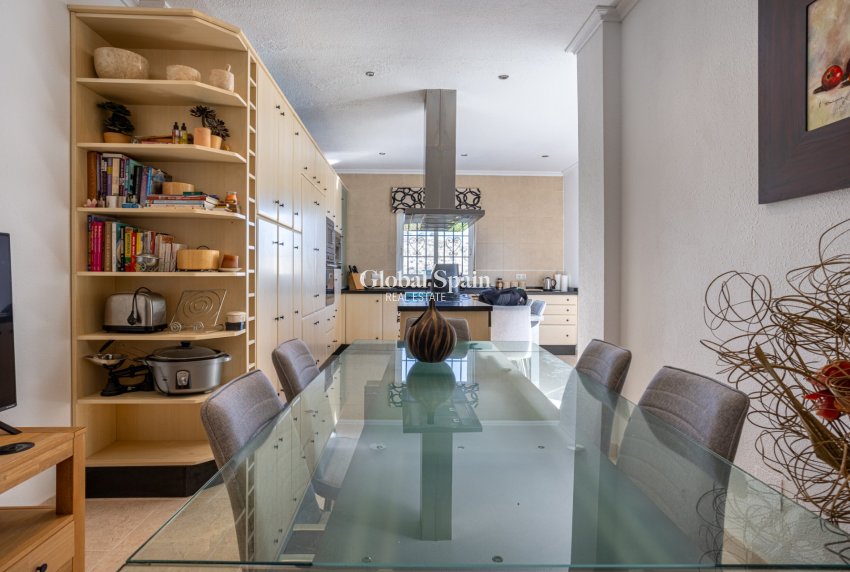 Venta - VILLA -
BIGASTRO - Inland