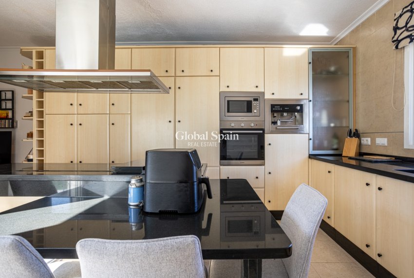 Venta - VILLA -
BIGASTRO - Inland