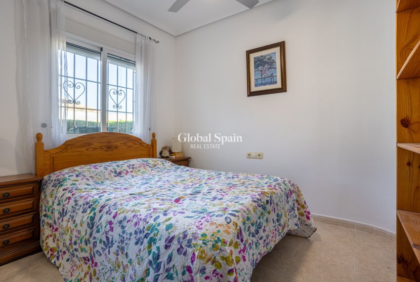 Venta - VILLA -
BIGASTRO - Inland