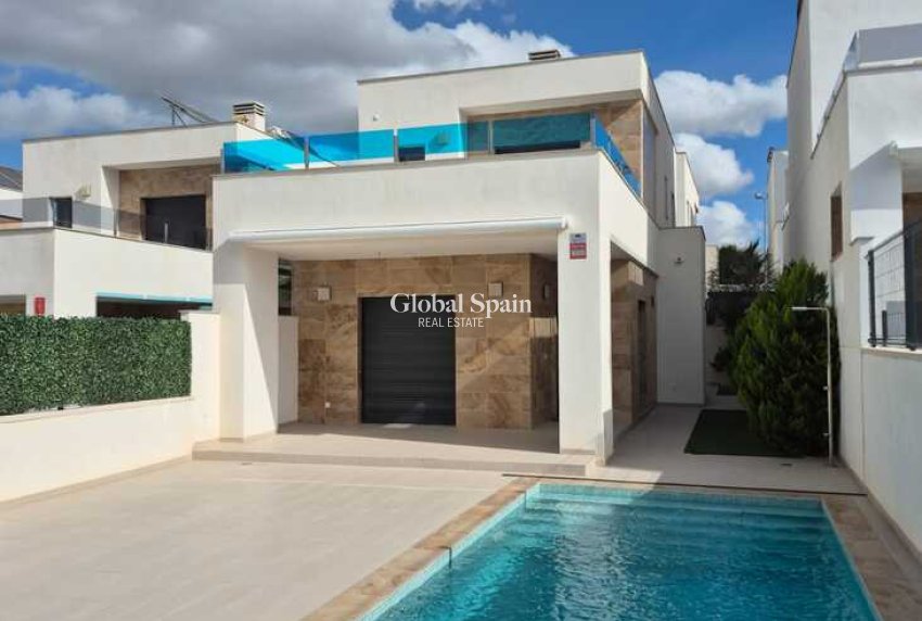 Venta - VILLA -
BIGASTRO - Inland