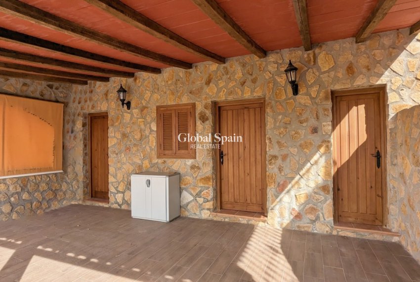 Venta - VILLA -
BIGASTRO - Inland