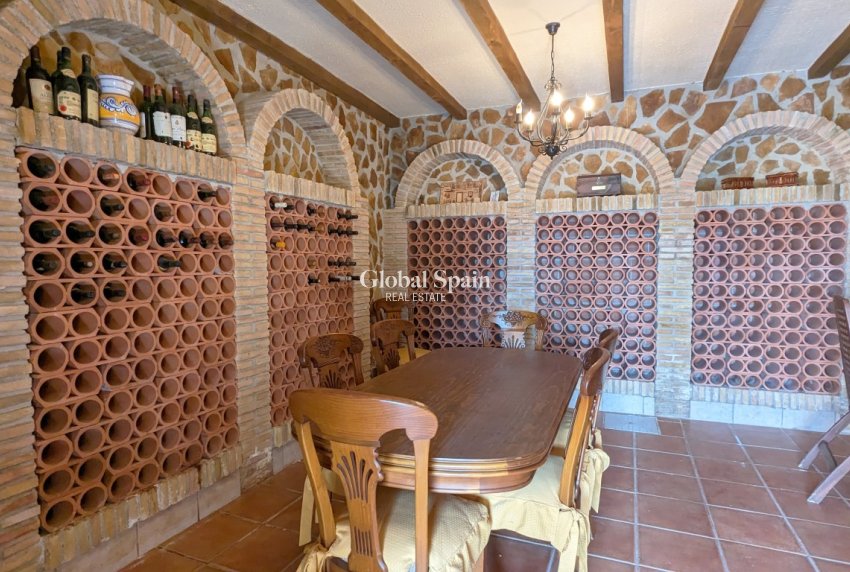 Venta - VILLA -
BIGASTRO - Inland