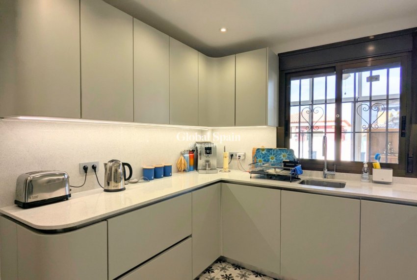 Venta - VILLA -
BIGASTRO - Inland