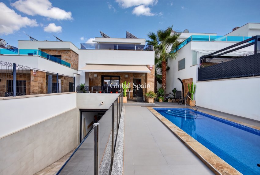 Venta - VILLA -
BIGASTRO - Inland
