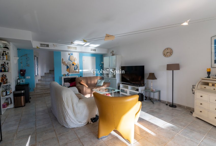 Venta - VILLA -
BUSOT - Costa Blanca