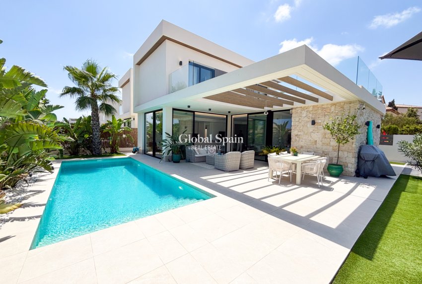 Venta - VILLA -
CABO ROIG - Costa Blanca