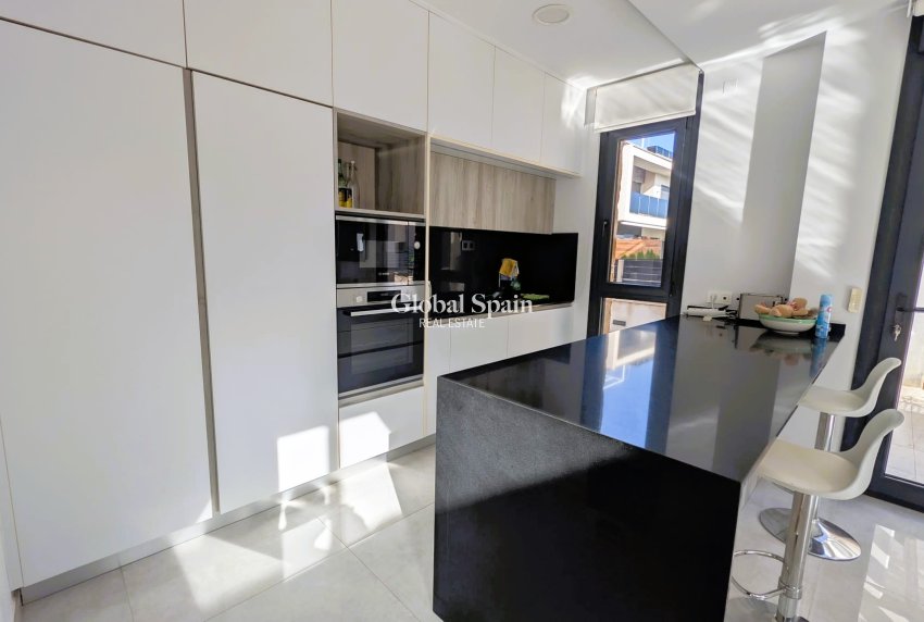 Venta - VILLA -
CABO ROIG - Costa Blanca